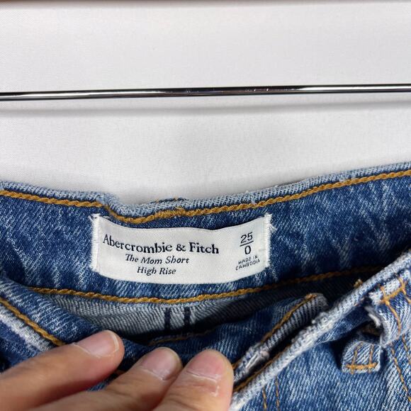 Abercrombie & Fitch Womens Size 25 / 0 Ripped The Mom Short High Rise Denim Jean - Picture 6 of 7